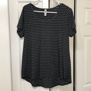 Black and Gray XL LuLaRoe Tee 🖤⚡️